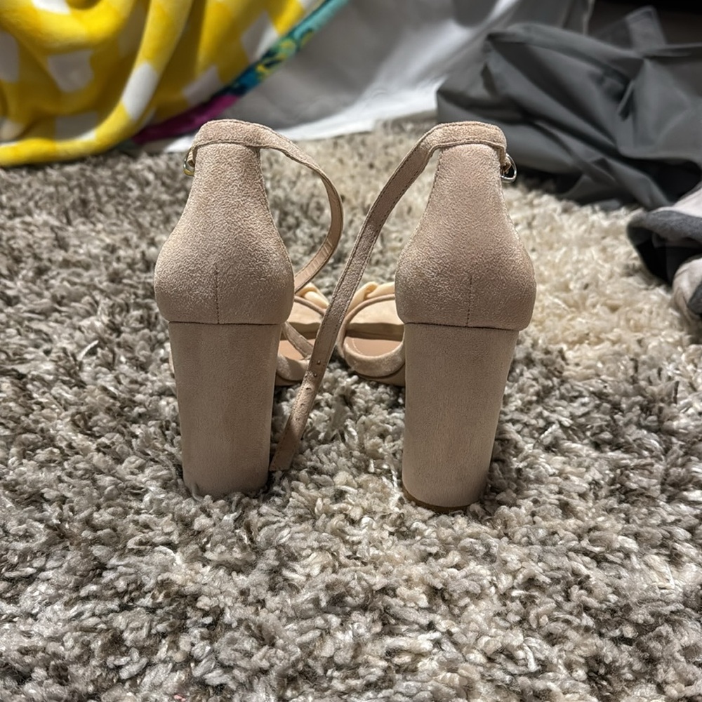 Never worn - Picture 2 of 2
